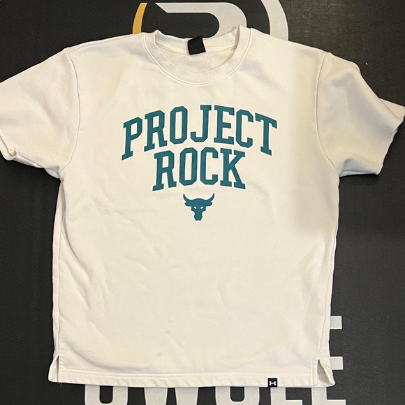 Project Rock Underarmour small cutt off sweater - Picture 1 of 2